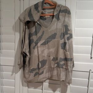 POL Textured Knit Sweater in Gray